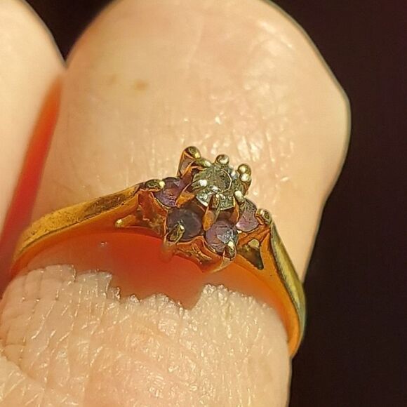 Vintage Brass Ring, Gold Tone with Light Purple Flower Center Size 6.5 - Picture 9 of 12